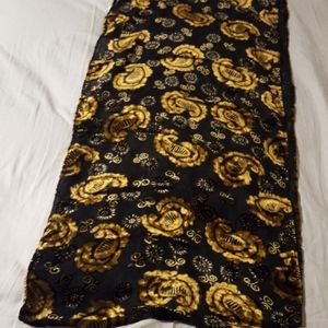 Velvet and mesh black and gold scarf
